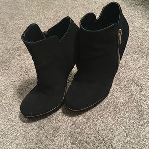 Andiamo black booties with Gold zipper